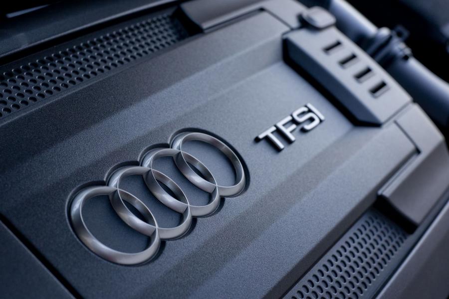 Моторный отсек Audi A3 Sedan 2.0T Quattro (8V) 2014 года  (NA) (фото 11 из 88)